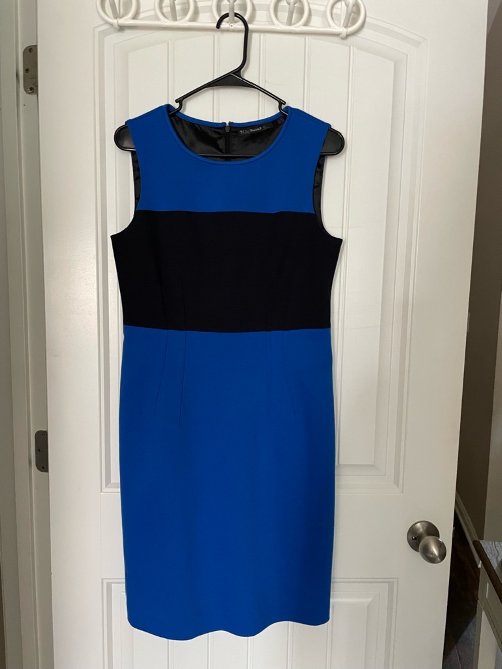 Tahari Blue and Black Sleeveless Midi Sheath Dress